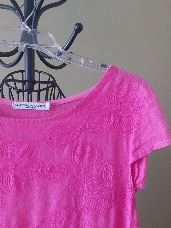 Martina Innocenti Dresses & Skirts - Size M, Martina Innocenti Pink Floral Embossed Short Sleeve 100% Linen DRESS